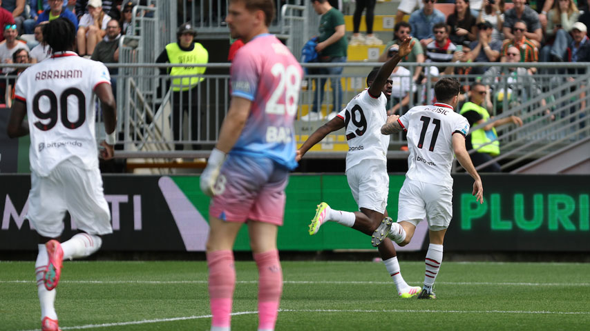 กัลโช่ ซีรีย์ อา อิตาลี : Venezia VS เอซี มิลาน